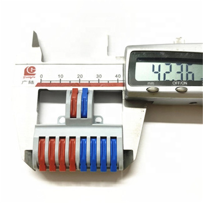 SPL82 2 In 8 Out Fused Wire Spade Splitter Terminal Block Quick Release Push-Pull 8Pin Connector for Power Applications